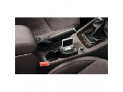 Держатель мультимедийных устройств в центральной консоли Volkswagen от VAG Держатель мультимедийных устройств в центральной консоли Volkswagen